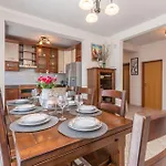 Prázdninový dům Cozy In With Kitchen