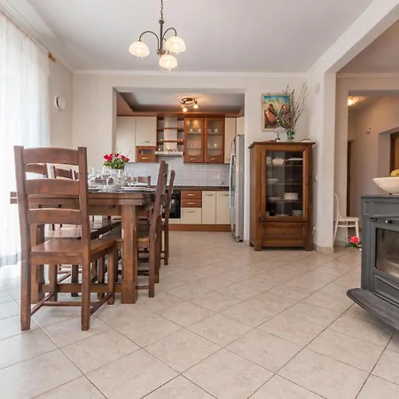 Дом отдыха Cozy In With Kitchen