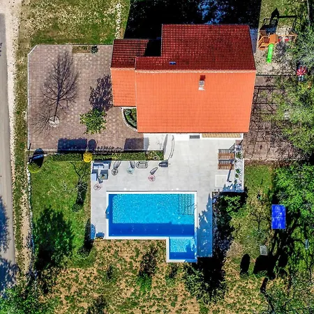 Cozy In With Kitchen * Tinj