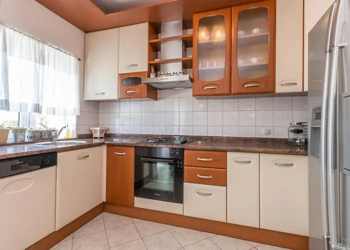 Cozy In With Kitchen * Tinj