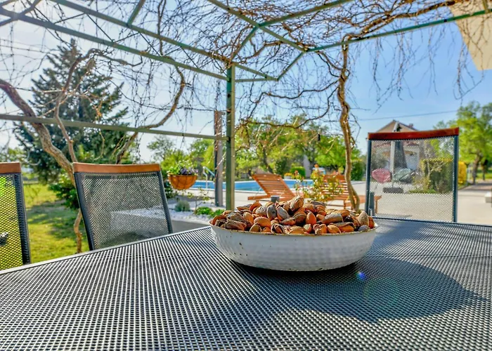 Дом отдыха Cozy In With Kitchen *