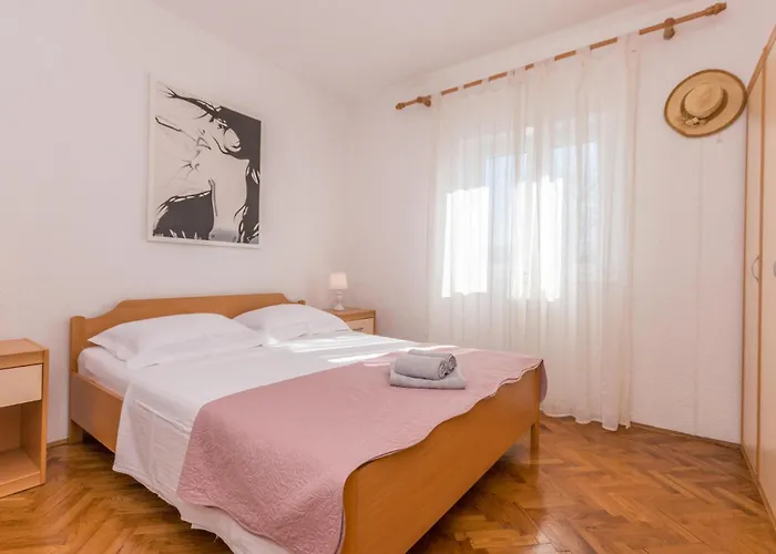 Cozy In With Kitchen Tinj